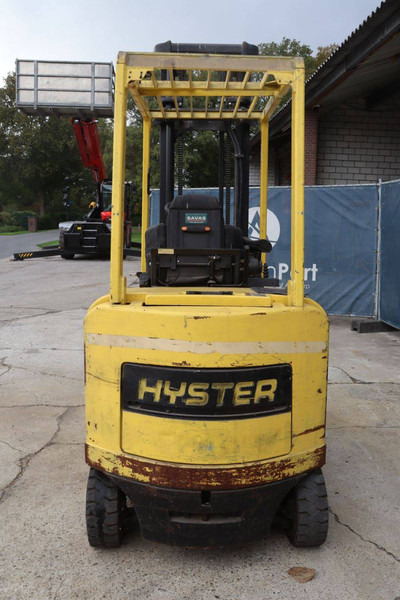 Hyster E3.00XM - Električni viličar: slika Hyster E3.00XM - Električni viličar Hyster E3.00XM - Električni viličar: slika Hyster E3.00XM - Električni viličar