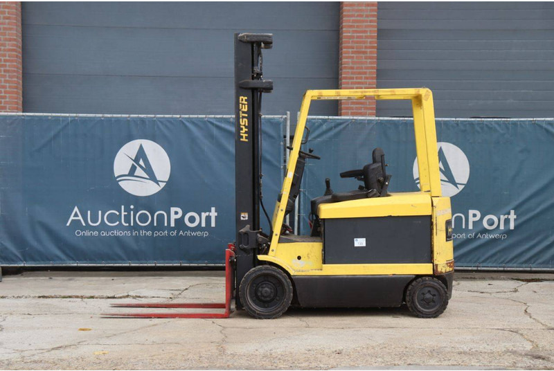 Hyster E3.00XM - Električni viličar: slika Hyster E3.00XM - Električni viličar Hyster E3.00XM - Električni viličar: slika Hyster E3.00XM - Električni viličar