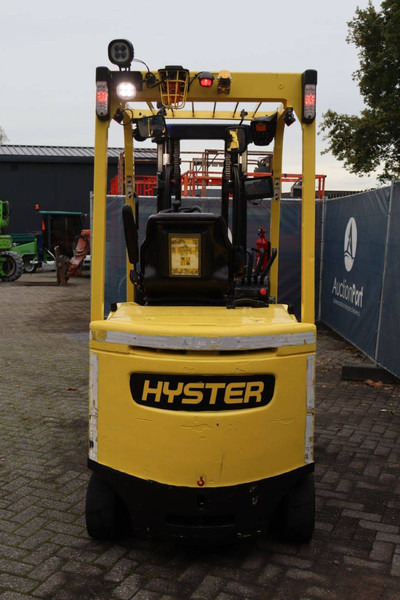 Hyster E3.2XN - Električni viličar: slika Hyster E3.2XN - Električni viličar Hyster E3.2XN - Električni viličar: slika Hyster E3.2XN - Električni viličar