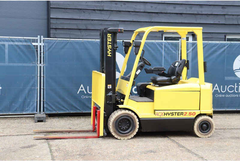 Hyster J2.50XM - Električni viličar: slika Hyster J2.50XM - Električni viličar Hyster J2.50XM - Električni viličar: slika Hyster J2.50XM - Električni viličar