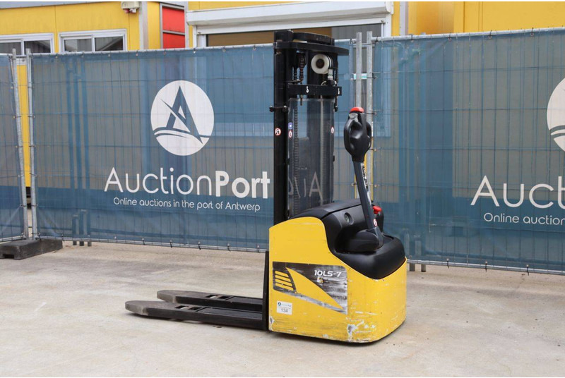 Hyundai 10 LS-7 - Slagač stoga: slika Hyundai 10 LS-7 - Slagač stoga Hyundai 10 LS-7 - Slagač stoga: slika Hyundai 10 LS-7 - Slagač stoga