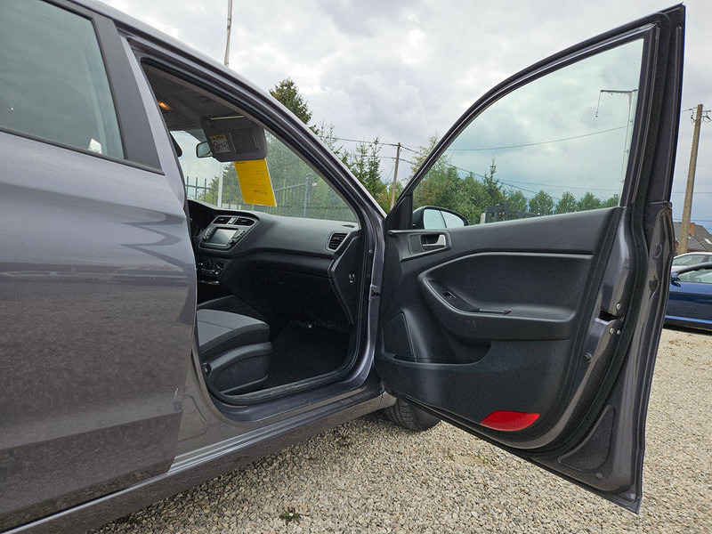 Limuzina Hyundai i20 1.2: slika Limuzina Hyundai i20 1.2 Limuzina Hyundai i20 1.2: slika Limuzina Hyundai i20 1.2