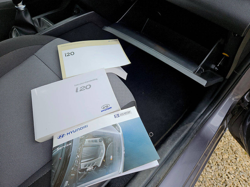 Limuzina Hyundai i20 1.2: slika Limuzina Hyundai i20 1.2 Limuzina Hyundai i20 1.2: slika Limuzina Hyundai i20 1.2