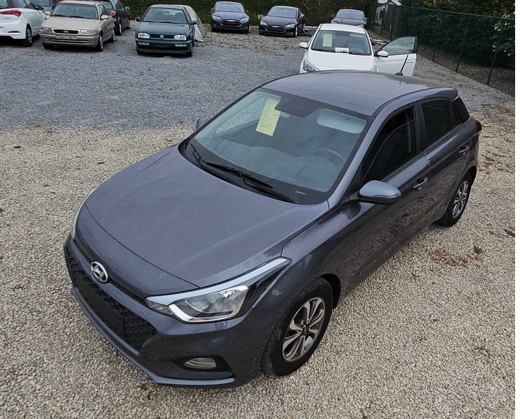 Limuzina Hyundai i20 1.2: slika Limuzina Hyundai i20 1.2 Limuzina Hyundai i20 1.2: slika Limuzina Hyundai i20 1.2