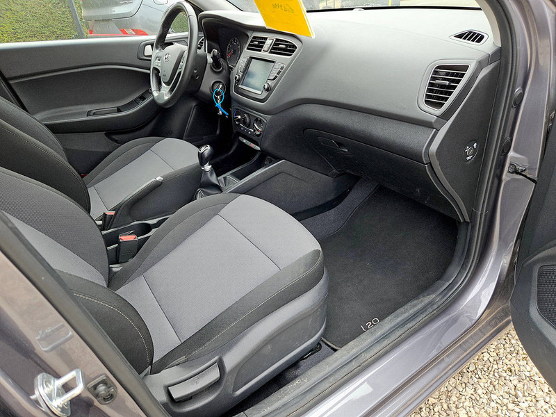 Limuzina Hyundai i20 1.2: slika Limuzina Hyundai i20 1.2 Limuzina Hyundai i20 1.2: slika Limuzina Hyundai i20 1.2