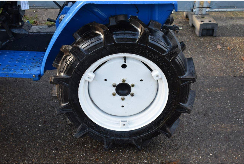 Traktor Iseki TU1500F: slika Traktor Iseki TU1500F
