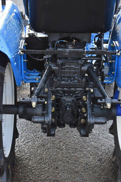 Traktor Iseki TU1500F: slika Traktor Iseki TU1500F