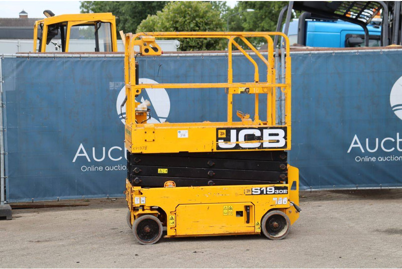 JCB S1930E - Škarasta podizna platforma: slika JCB S1930E - Škarasta podizna platforma JCB S1930E - Škarasta podizna platforma: slika JCB S1930E - Škarasta podizna platforma