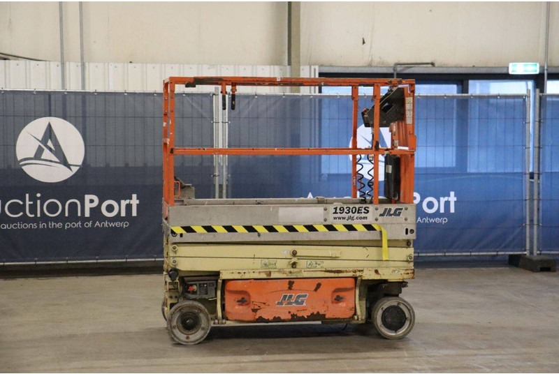 JLG 1930ES - Škarasta podizna platforma: slika JLG 1930ES - Škarasta podizna platforma JLG 1930ES - Škarasta podizna platforma: slika JLG 1930ES - Škarasta podizna platforma