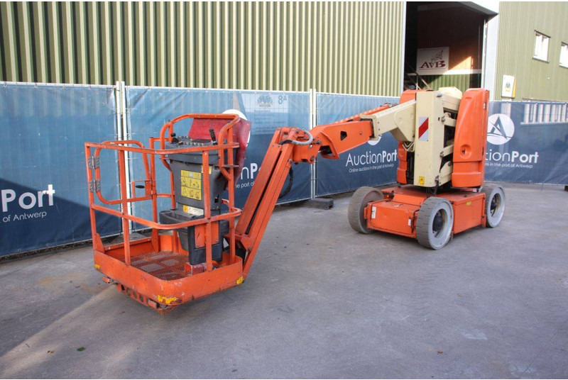 Zglobni krak JLG E300AJP: slika Zglobni krak JLG E300AJP Zglobni krak JLG E300AJP: slika Zglobni krak JLG E300AJP