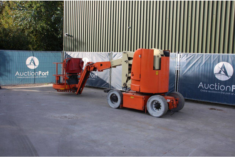 JLG E300AJP - Zglobni krak: slika JLG E300AJP - Zglobni krak JLG E300AJP - Zglobni krak: slika JLG E300AJP - Zglobni krak