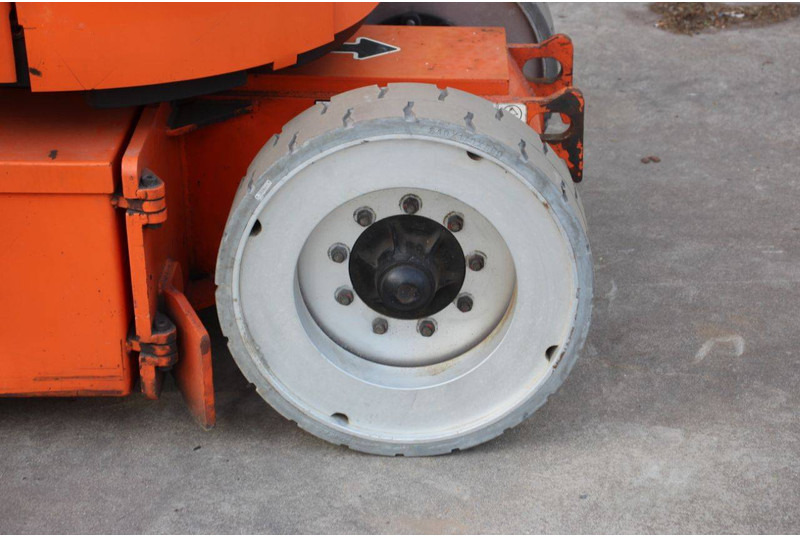 Zglobni krak JLG E300AJP: slika Zglobni krak JLG E300AJP Zglobni krak JLG E300AJP: slika Zglobni krak JLG E300AJP