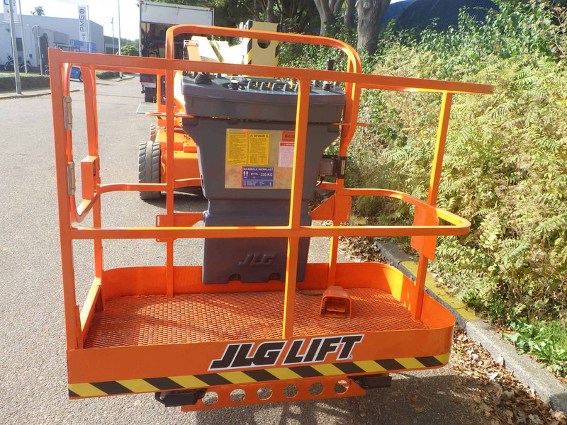 JLG E450AJ - Zglobni krak: slika JLG E450AJ - Zglobni krak JLG E450AJ - Zglobni krak: slika JLG E450AJ - Zglobni krak
