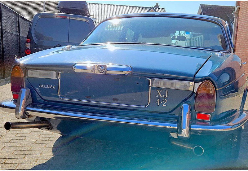 Jaguar XJ 4.2 Manual 4-Speed Overdrive - Limuzina: slika Jaguar XJ 4.2 Manual 4-Speed Overdrive - Limuzina Jaguar XJ 4.2 Manual 4-Speed Overdrive - Limuzina: slika Jaguar XJ 4.2 Manual 4-Speed Overdrive - Limuzina