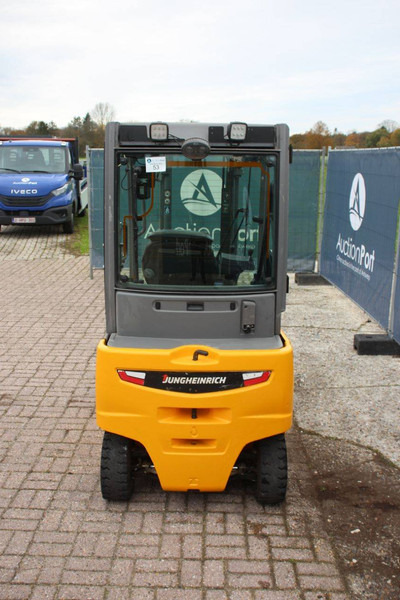 Jungheinrich EFG 316 - Električni viličar: slika Jungheinrich EFG 316 - Električni viličar Jungheinrich EFG 316 - Električni viličar: slika Jungheinrich EFG 316 - Električni viličar