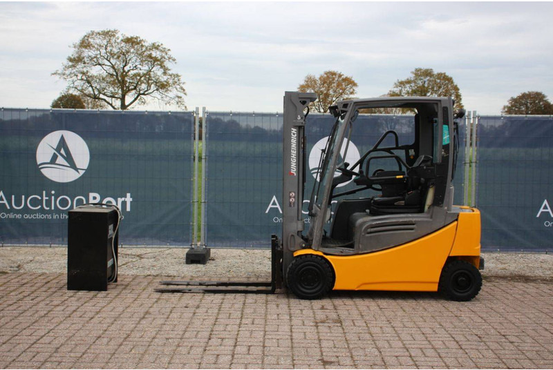 Jungheinrich EFG 316 - Električni viličar: slika Jungheinrich EFG 316 - Električni viličar Jungheinrich EFG 316 - Električni viličar: slika Jungheinrich EFG 316 - Električni viličar