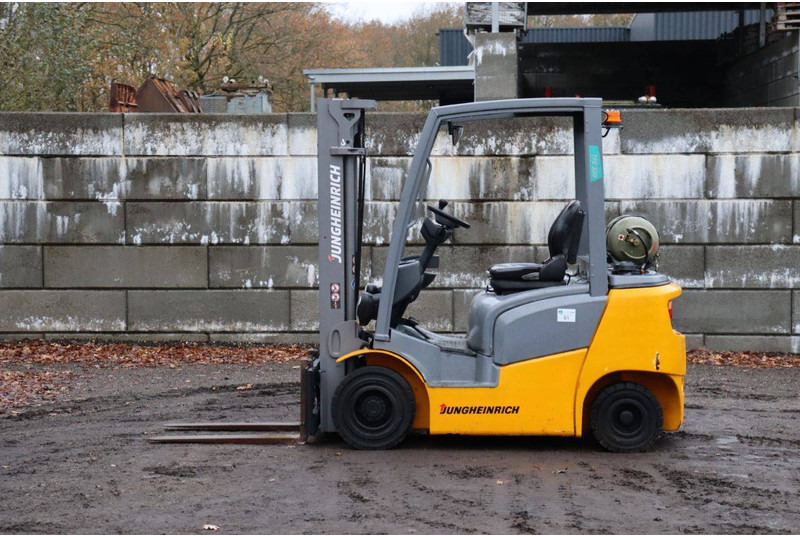 Jungheinrich TFG 320 - Plinski viličar: slika Jungheinrich TFG 320 - Plinski viličar Jungheinrich TFG 320 - Plinski viličar: slika Jungheinrich TFG 320 - Plinski viličar