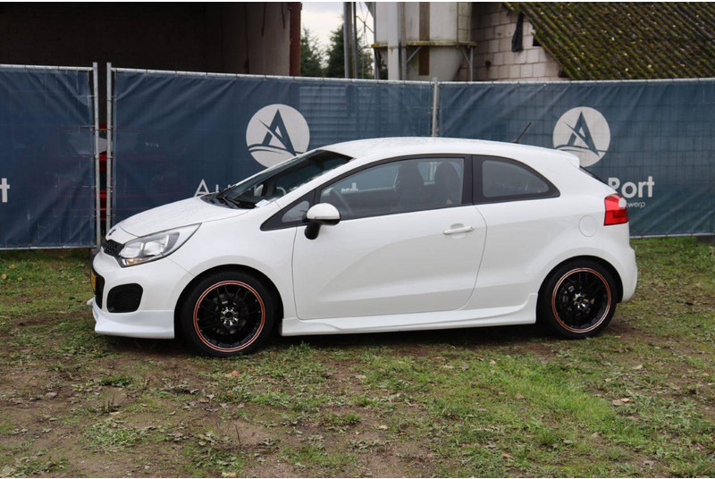 Kia Rio - Limuzina: slika Kia Rio - Limuzina Kia Rio - Limuzina: slika Kia Rio - Limuzina