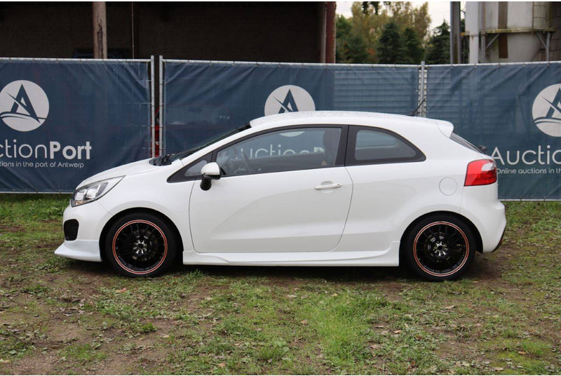 Kia Rio - Limuzina: slika Kia Rio - Limuzina Kia Rio - Limuzina: slika Kia Rio - Limuzina