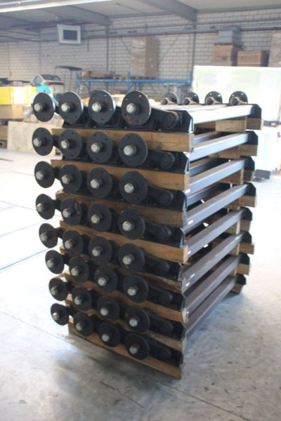 Knott GmbH  - Prikolica plato/ Otvoreni sanduk: slika Knott GmbH  - Prikolica plato/ Otvoreni sanduk Knott GmbH  - Prikolica plato/ Otvoreni sanduk: slika Knott GmbH  - Prikolica plato/ Otvoreni sanduk