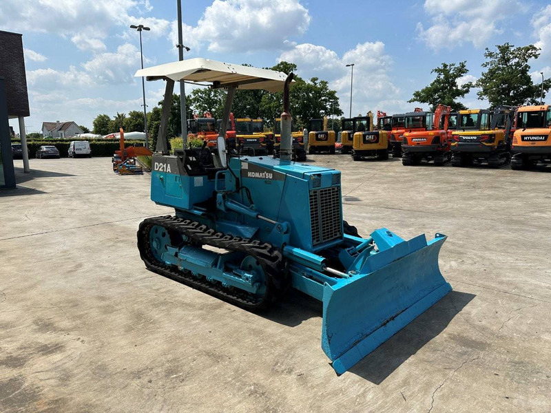 Komatsu D21A-7E - Buldožer: slika Komatsu D21A-7E - Buldožer Komatsu D21A-7E - Buldožer: slika Komatsu D21A-7E - Buldožer