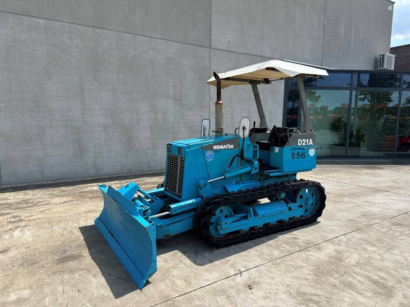 Komatsu D21A-7E - Buldožer: slika Komatsu D21A-7E - Buldožer Komatsu D21A-7E - Buldožer: slika Komatsu D21A-7E - Buldožer