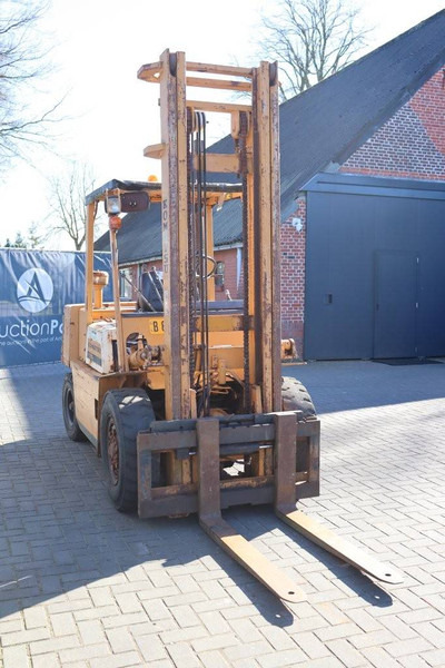 Diesel viličar Komatsu FD35-4: slika Diesel viličar Komatsu FD35-4