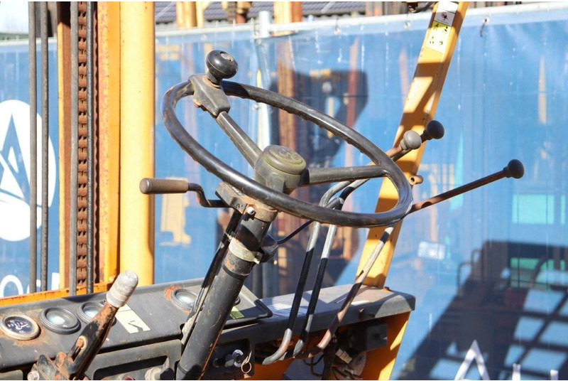 Diesel viličar Komatsu FD35-4: slika Diesel viličar Komatsu FD35-4