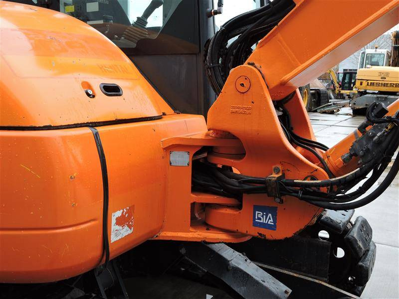 Bager gusjeničar Komatsu PC80: slika Bager gusjeničar Komatsu PC80 Bager gusjeničar Komatsu PC80: slika Bager gusjeničar Komatsu PC80