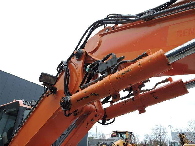 Bager gusjeničar Komatsu PC80: slika Bager gusjeničar Komatsu PC80 Bager gusjeničar Komatsu PC80: slika Bager gusjeničar Komatsu PC80