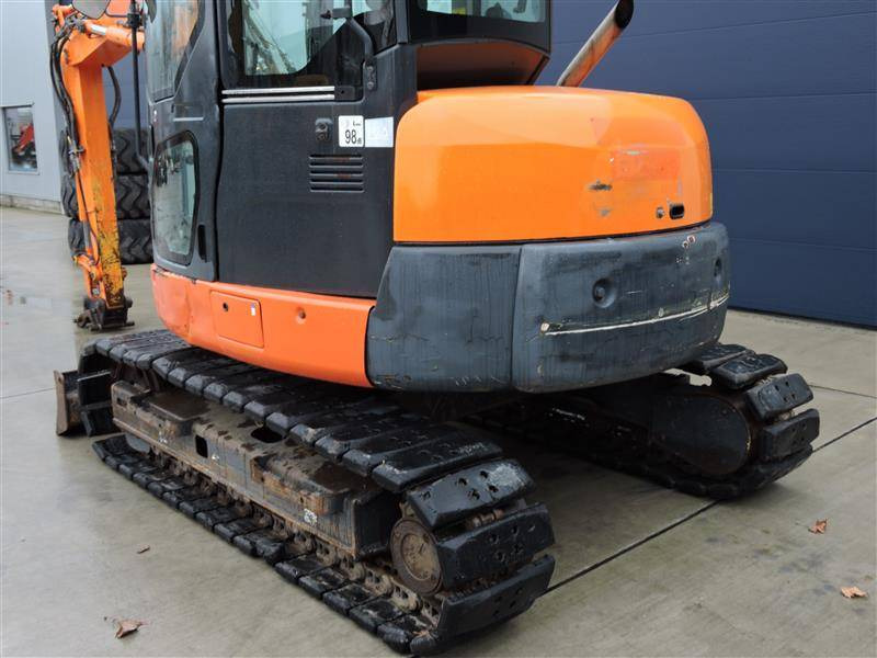 Bager gusjeničar Komatsu PC80: slika Bager gusjeničar Komatsu PC80 Bager gusjeničar Komatsu PC80: slika Bager gusjeničar Komatsu PC80