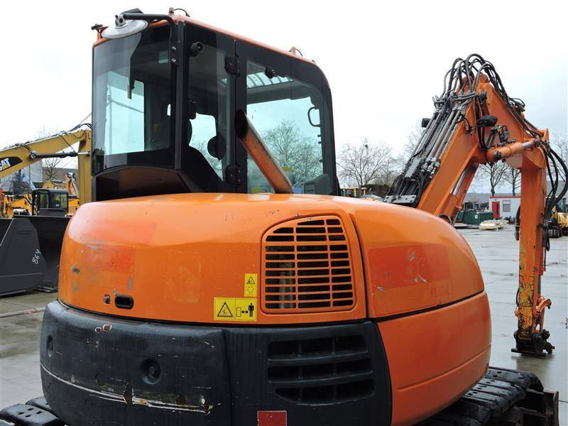 Bager gusjeničar Komatsu PC80: slika Bager gusjeničar Komatsu PC80 Bager gusjeničar Komatsu PC80: slika Bager gusjeničar Komatsu PC80