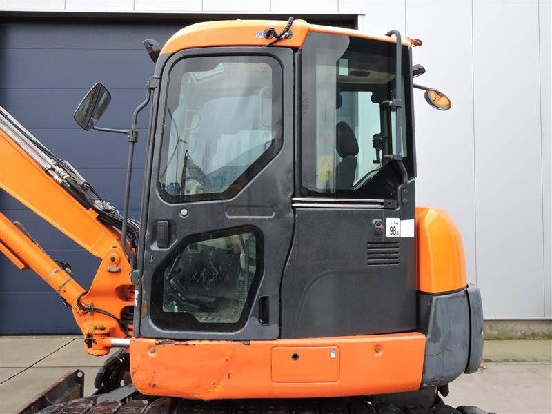 Bager gusjeničar Komatsu PC80: slika Bager gusjeničar Komatsu PC80 Bager gusjeničar Komatsu PC80: slika Bager gusjeničar Komatsu PC80