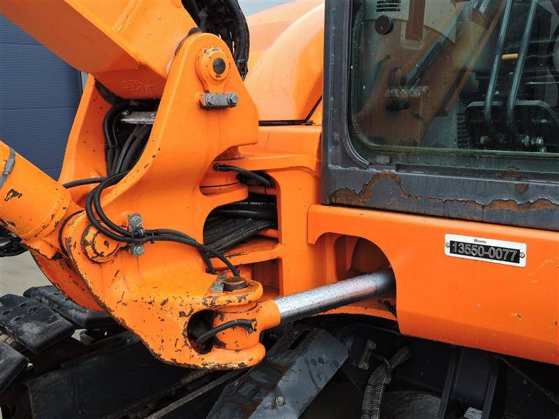 Bager gusjeničar Komatsu PC80: slika Bager gusjeničar Komatsu PC80 Bager gusjeničar Komatsu PC80: slika Bager gusjeničar Komatsu PC80