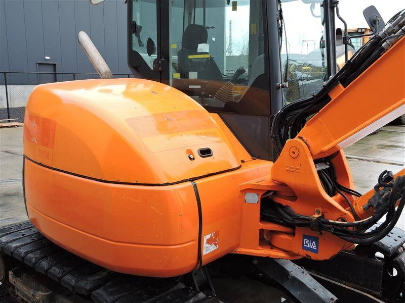 Bager gusjeničar Komatsu PC80: slika Bager gusjeničar Komatsu PC80 Bager gusjeničar Komatsu PC80: slika Bager gusjeničar Komatsu PC80