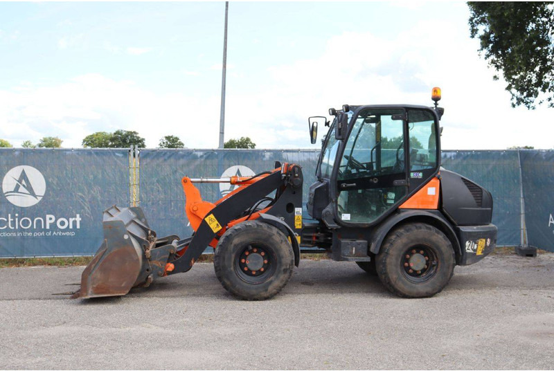 Komatsu WA70-7 - Utovarivač na kotačima: slika Komatsu WA70-7 - Utovarivač na kotačima Komatsu WA70-7 - Utovarivač na kotačima: slika Komatsu WA70-7 - Utovarivač na kotačima