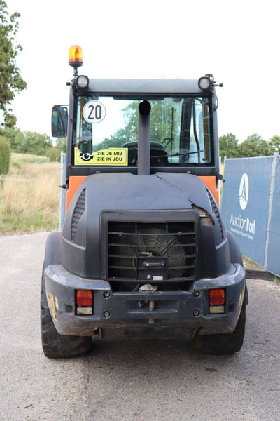 Komatsu WA70-7 - Utovarivač na kotačima: slika Komatsu WA70-7 - Utovarivač na kotačima Komatsu WA70-7 - Utovarivač na kotačima: slika Komatsu WA70-7 - Utovarivač na kotačima