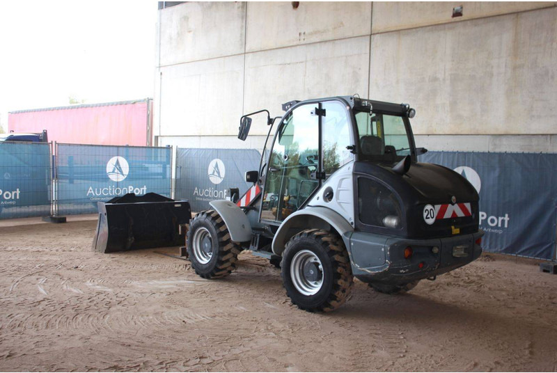 Kramer 8085 - Utovarivač na kotačima: slika Kramer 8085 - Utovarivač na kotačima Kramer 8085 - Utovarivač na kotačima: slika Kramer 8085 - Utovarivač na kotačima