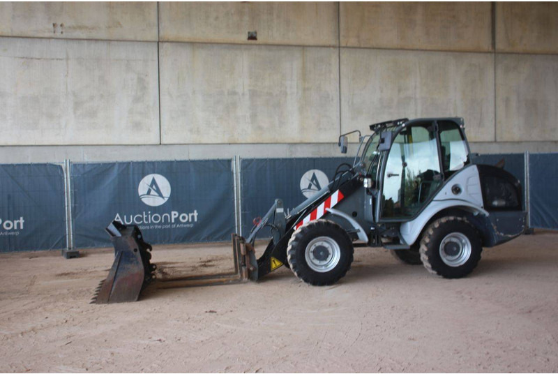 Kramer 8085 - Utovarivač na kotačima: slika Kramer 8085 - Utovarivač na kotačima Kramer 8085 - Utovarivač na kotačima: slika Kramer 8085 - Utovarivač na kotačima