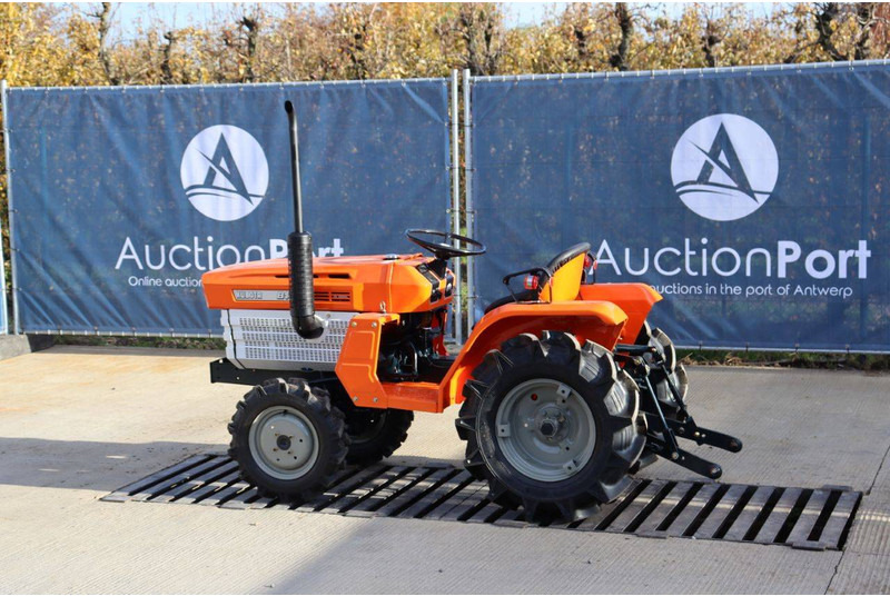 Kubota B1400DT - Traktor: slika Kubota B1400DT - Traktor Kubota B1400DT - Traktor: slika Kubota B1400DT - Traktor