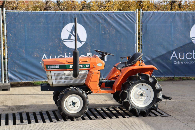 Kubota B1402DT - Traktor: slika Kubota B1402DT - Traktor Kubota B1402DT - Traktor: slika Kubota B1402DT - Traktor