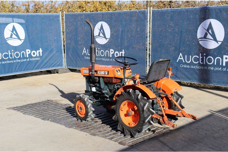 Kubota B5000 - Traktor: slika Kubota B5000 - Traktor Kubota B5000 - Traktor: slika Kubota B5000 - Traktor