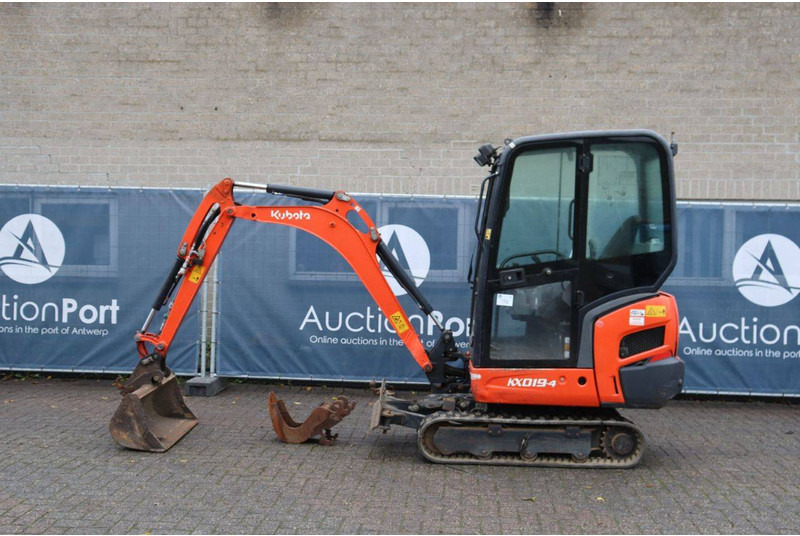Kubota KX019-4 - Mini bager: slika Kubota KX019-4 - Mini bager Kubota KX019-4 - Mini bager: slika Kubota KX019-4 - Mini bager