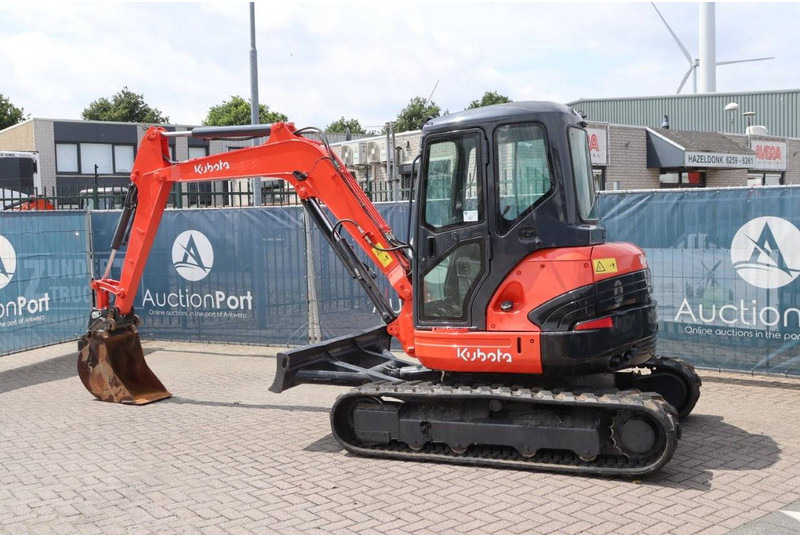 Kubota U55-4 - Bager gusjeničar: slika Kubota U55-4 - Bager gusjeničar Kubota U55-4 - Bager gusjeničar: slika Kubota U55-4 - Bager gusjeničar