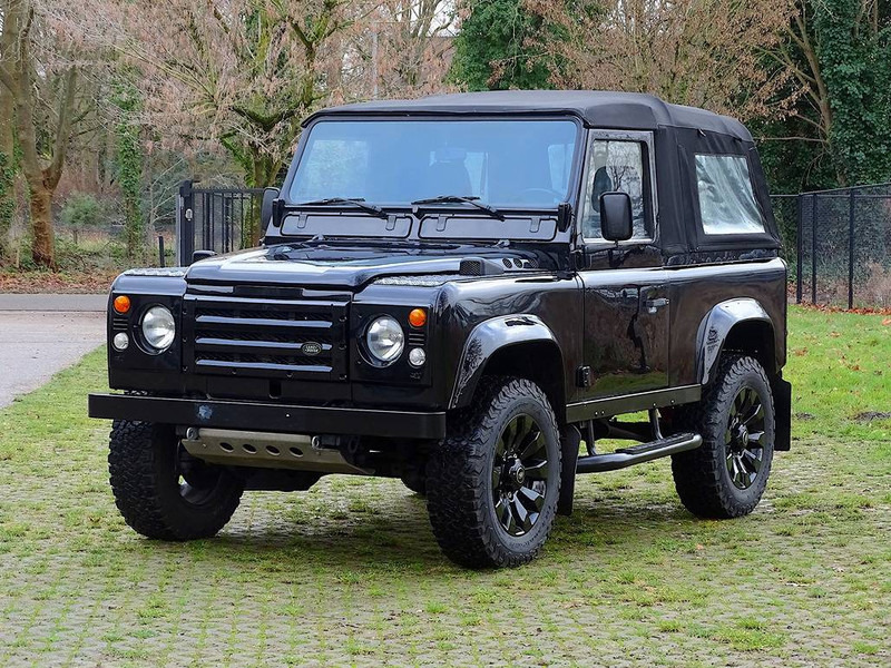 Land Rover 'Ninety' Convertible _ V8 - Limuzina: slika Land Rover 'Ninety' Convertible _ V8 - Limuzina Land Rover 'Ninety' Convertible _ V8 - Limuzina: slika Land Rover 'Ninety' Convertible _ V8 - Limuzina