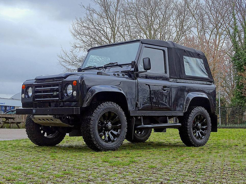 Land Rover 'Ninety' Convertible _ V8 - Limuzina: slika Land Rover 'Ninety' Convertible _ V8 - Limuzina Land Rover 'Ninety' Convertible _ V8 - Limuzina: slika Land Rover 'Ninety' Convertible _ V8 - Limuzina