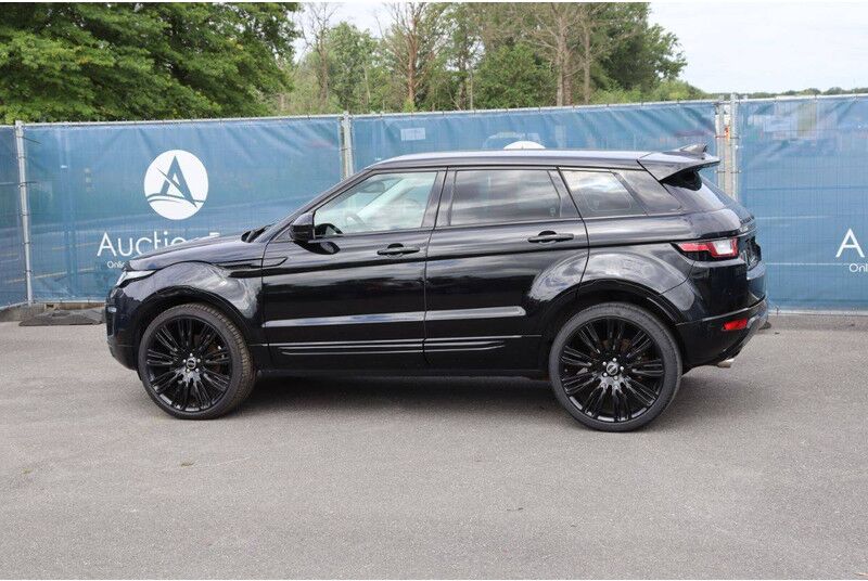 Land Rover Range Rover - SUV: slika Land Rover Range Rover - SUV Land Rover Range Rover - SUV: slika Land Rover Range Rover - SUV