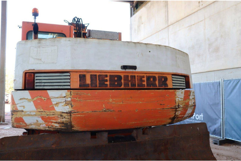 Bager na kotačima Liebherr A316: slika Bager na kotačima Liebherr A316