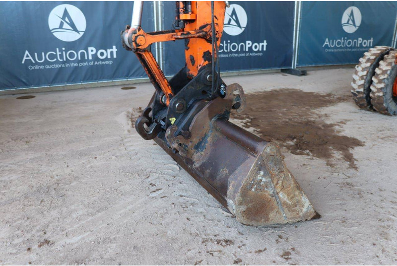 Bager na kotačima Liebherr A316: slika Bager na kotačima Liebherr A316