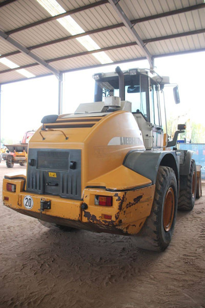 Liebherr L538 - Utovarivač na kotačima: slika Liebherr L538 - Utovarivač na kotačima Liebherr L538 - Utovarivač na kotačima: slika Liebherr L538 - Utovarivač na kotačima